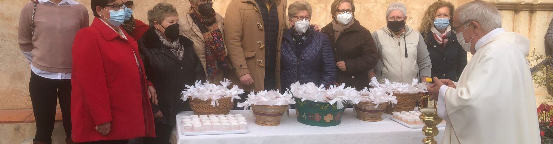 El Ayuntamiento de Sant Jordi culmina las fiestas de Sant Antonio con la bendición de animales y la tradicional hoguera