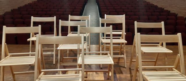 L’Auditori Pedro Mercader de Benicarló millora l’accessibilitat auditiva amb un bucle magnètic