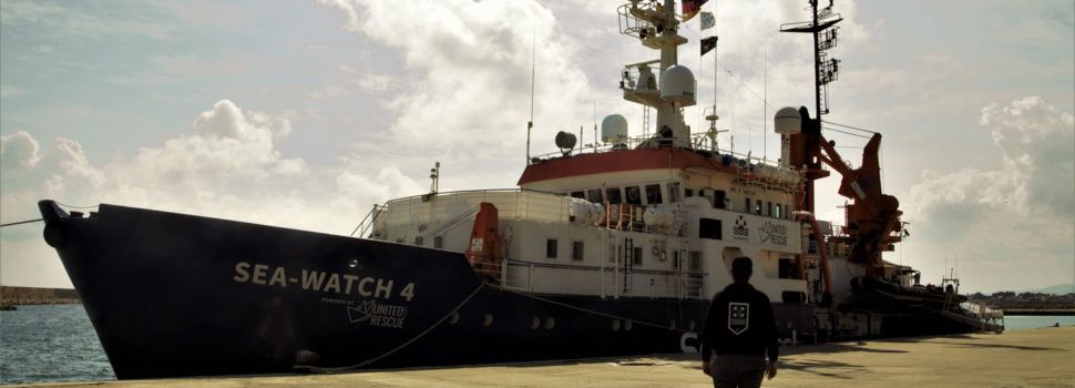 El vaixell de rescat humanitari Sea Watch 4 torna al Port de Vinaròs per a preparar la seua pròxima missió