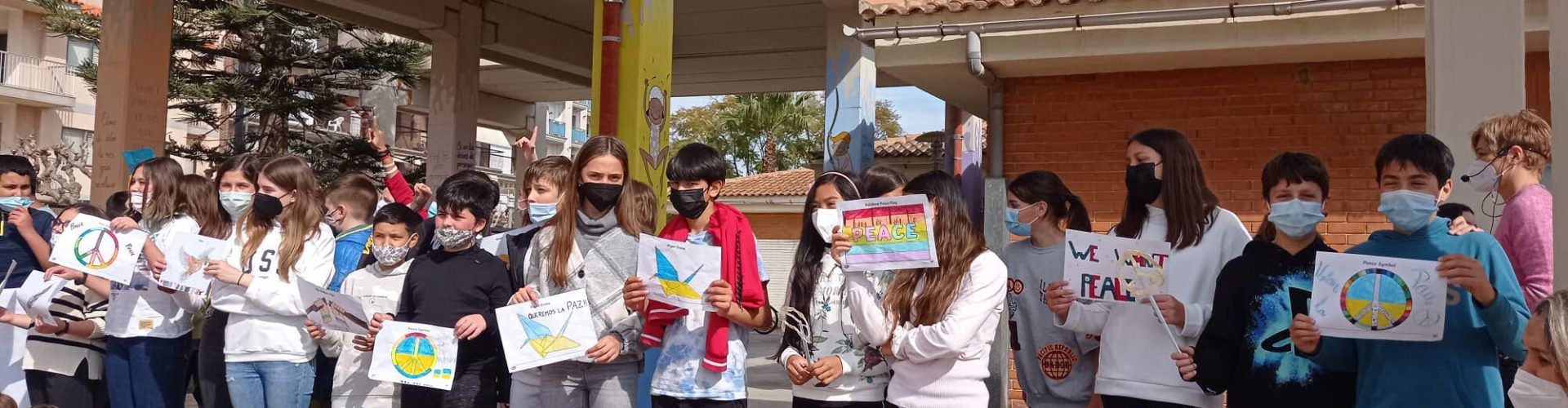 Els col·legis, també donen suport a Ucraïna