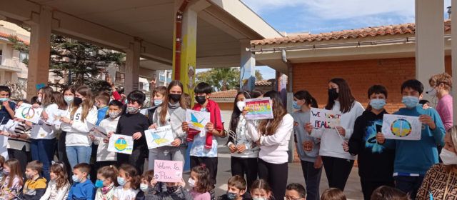 Els col·legis, també donen suport a Ucraïna