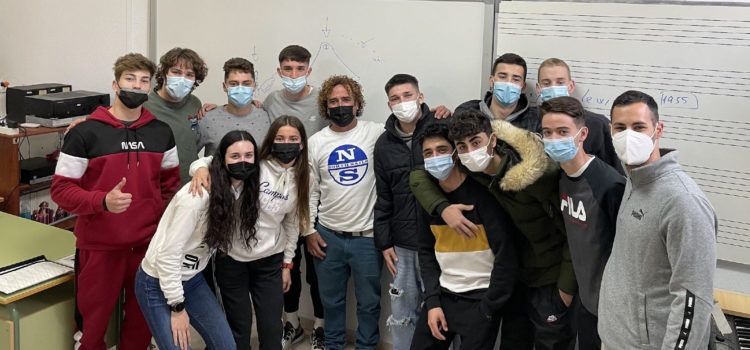 Xerrada sobre activitats aquàtiques a l’IES Joan Coromines