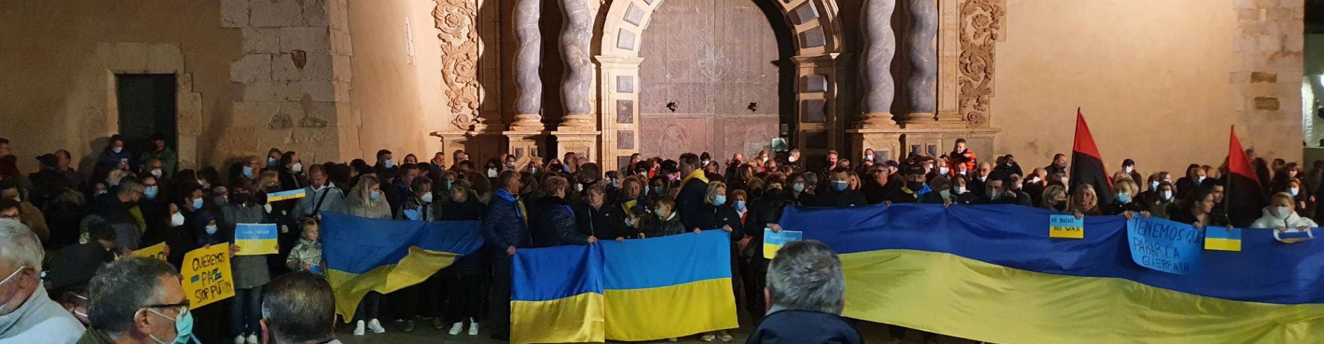 Vídeos: Vinaròs diu “No a la guerra”