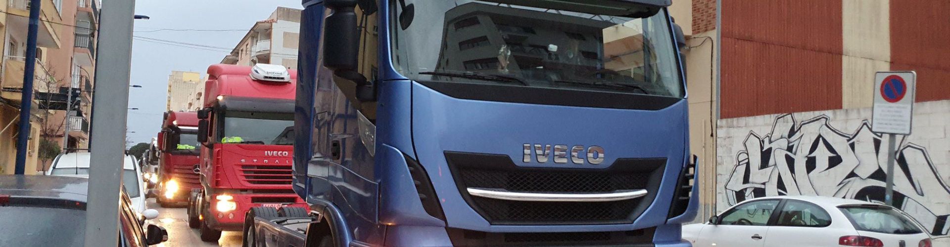 Vídeos: manifestació de transportistes pels carrers de Vinaròs