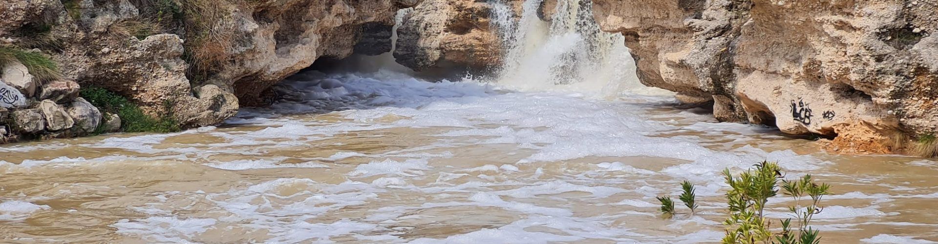 Vídeos i fotos: bona avinguda del Cervol a Vinaròs