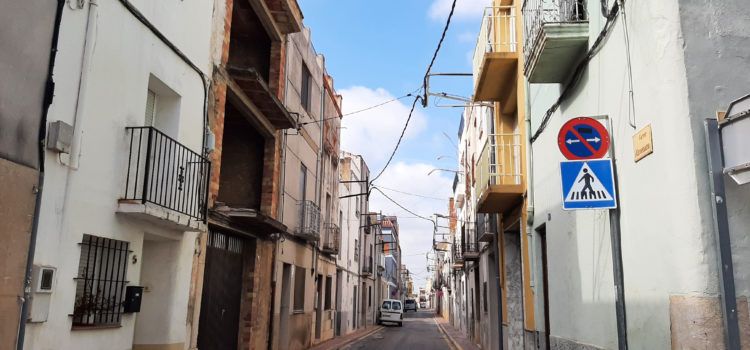 El carrer Almenara, d’Alcanar, ja té lluminària led