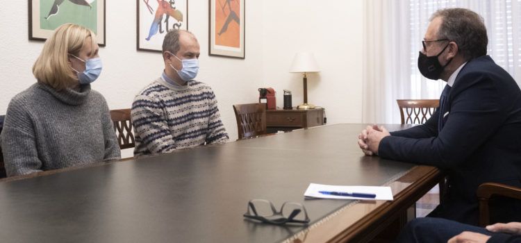La Diputació de Castelló estudia amb l’Associació d’Ucraïnesos la petició de noliejar autobusos per a traslladar a la provínciaafectats per la guerra