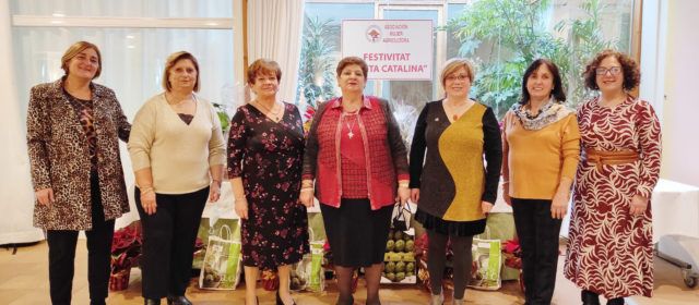 Donación de la Asociación de la Mujer Agricultura para los damnificados por el volcán de La Palma