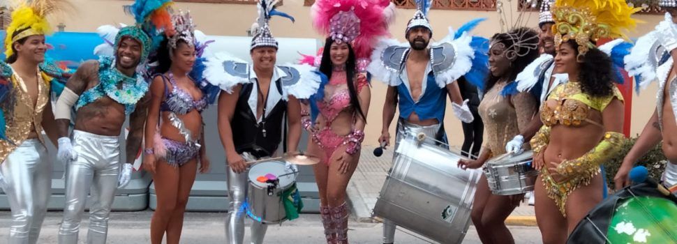 25 fotos i un vídeo de la desfilada del Carnaval d’Alcanar