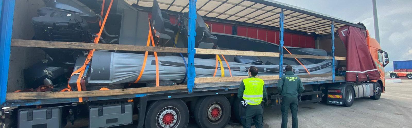 Tercera narcolancha interceptada en lo que va de año en el Delta de l’Ebre, oculta en un camión