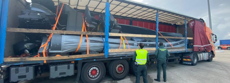 Tercera narcolancha interceptada en lo que va de año en el Delta de l’Ebre, oculta en un camión