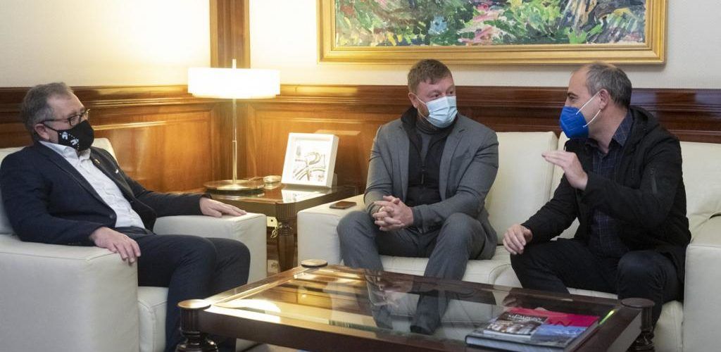 El alcalde de Sant Jordi pide ayuda al presidente de la Diputación para mejorar la carretera a Panóramica