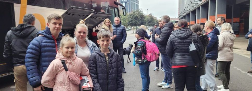 Un matrimonio de Morella consigue traerse desde Ucrania a tres familiares de su hijo adoptivo