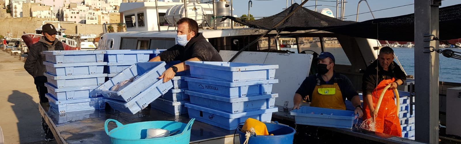 Els pescadors professionals valencians continuen compromesos amb la lluita contra el fem marí