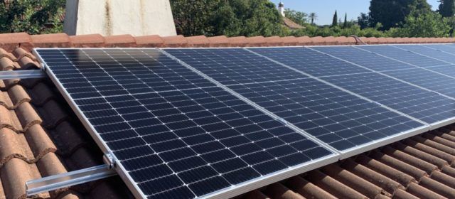 L’Ajuntament d’Alcalà-Alcossebre ampliarà la bonificació de l’IBI per als habitatges que instal·len plaques solars