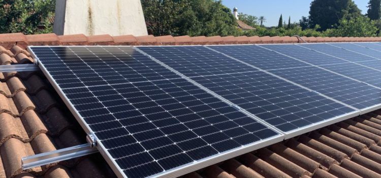 L’Ajuntament d’Alcalà-Alcossebre ampliarà la bonificació de l’IBI per als habitatges que instal·len plaques solars