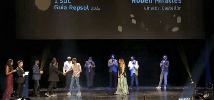 Rubén Miralles de Vinaròs y Atalaya de Alcossebre estrenan soles de la Guía Repsol