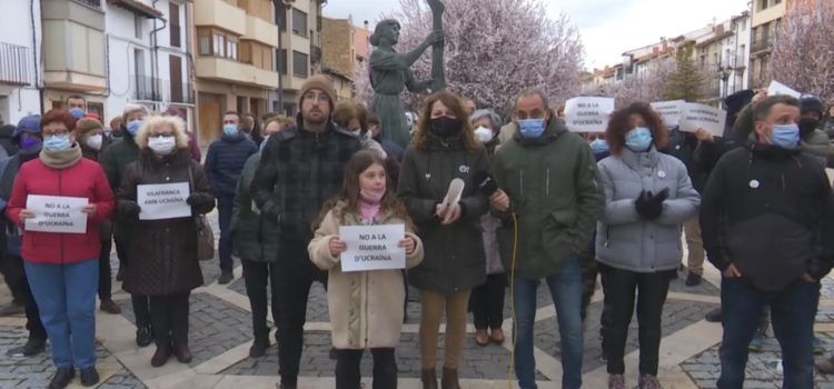 Vilafranca: concentració per Ucraïna, èxit del duatló i premi per a la plaça de bous