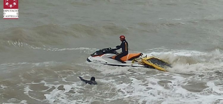 Rescate de una persona fallecida frente a la costa de Vinaròs