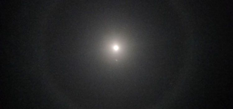 Halo lunar fotografiado desde Vinaròs