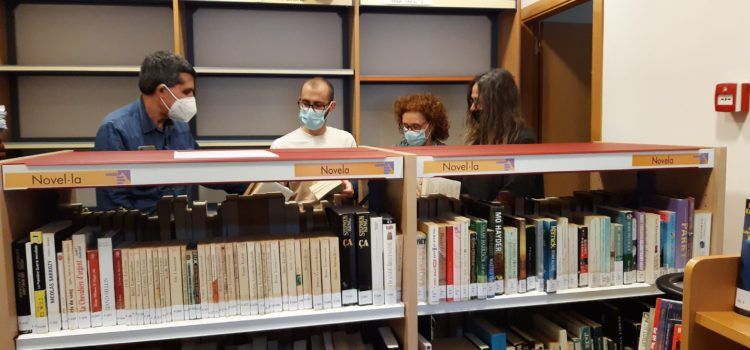 La Biblioteca Manel Garcia Grau es prepara per al trasllat a les noves instal·lacions