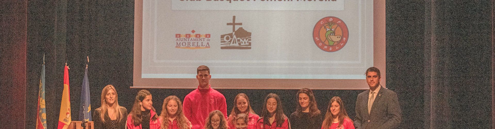 El Club de Bàsquet Femení Morella rep la Creu de Santa Llúcia