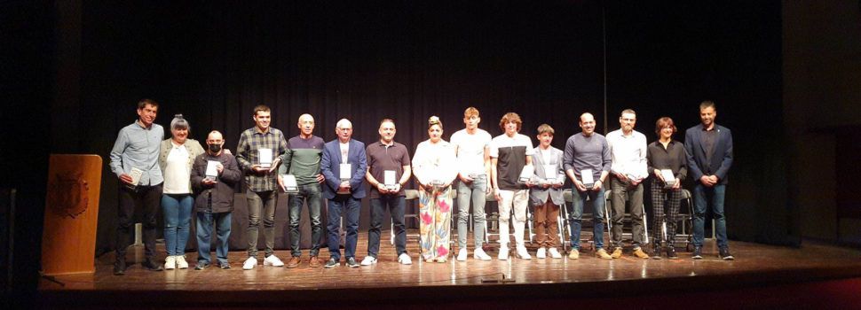 Vídeo i fotos: Reconeixement als esportistes més destacats de Vinaròs