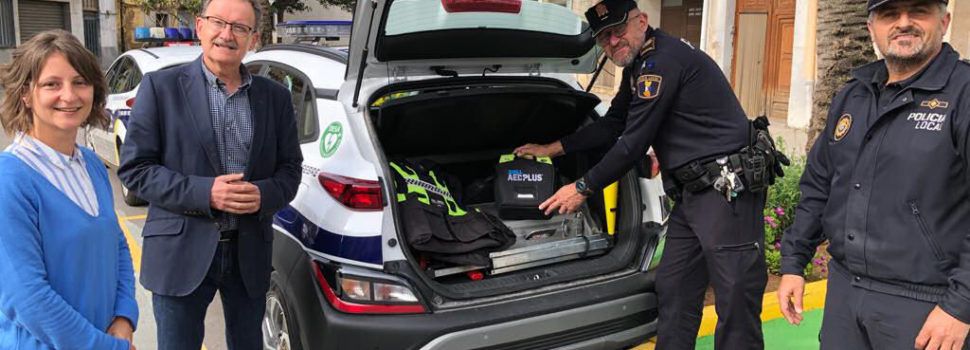 L’Ajuntamentd’Alcalà-Alcossebre dota amb desfibril·ladors els vehicles policials