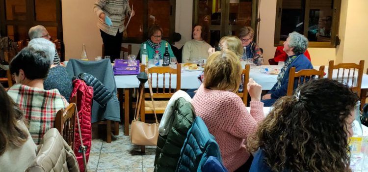 L’Associació de Dones de Benassal renova la seua junta i visiona el documental ‘Maestrat Filmat’