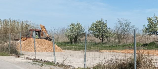 Peñíscola adecua ocho solares con 1400 plazas de aparcamiento gratuito para Semana Santa