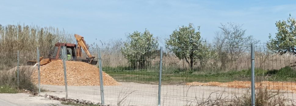 Peñíscola adecua ocho solares con 1400 plazas de aparcamiento gratuito para Semana Santa