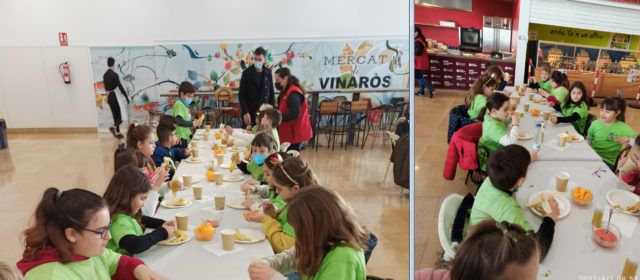 Escolars del CEIP Assumpció enceten els “esmorzars saludables” al Mercat de Vinaròs