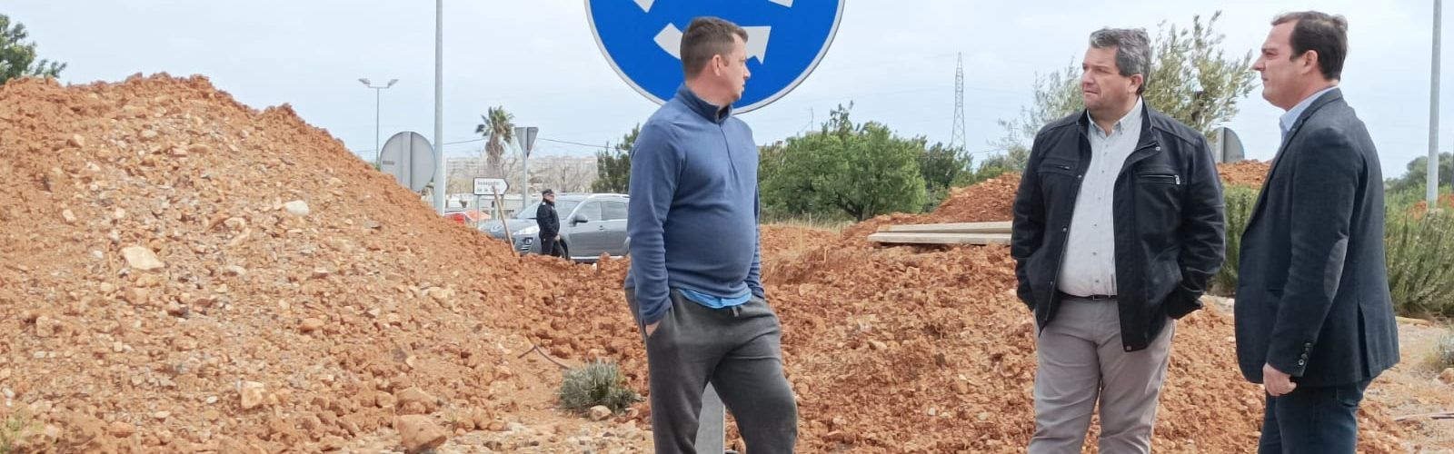 Peníscola embelleix el seu accés per carretera amb un homenatge al sector pesquer