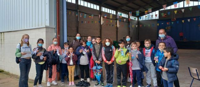 Prop de 40 xiquets i xiquetes gaudeixen de l’Escola de Pasqua de Santa Magdalena