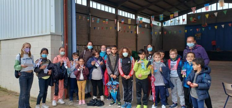 Prop de 40 xiquets i xiquetes gaudeixen de l’Escola de Pasqua de Santa Magdalena