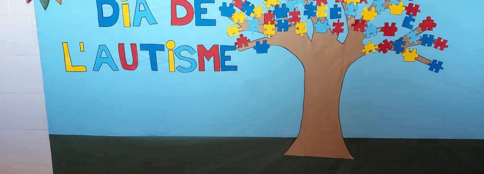 Pictogrames al CEIP Sant Sebastià per celebrar el dia sobre l’autisme