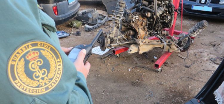 La Guardia Civil desarticula un taller mecánico ilegal, radicado en los bajos de una vivienda en Camarles
