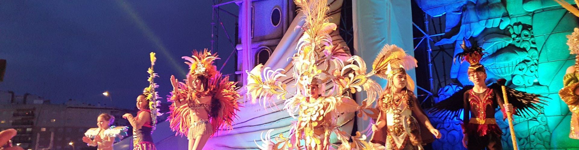 Las reinas y reyes infantiles de Carnaval brillan en su particular gala