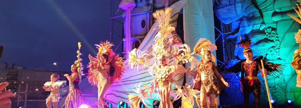 Las reinas y reyes infantiles de Carnaval brillan en su particular gala