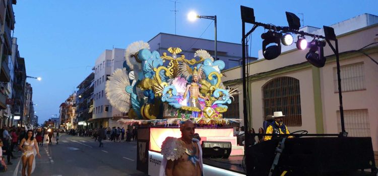 Vídeos de la primera desfilada del Carnaval