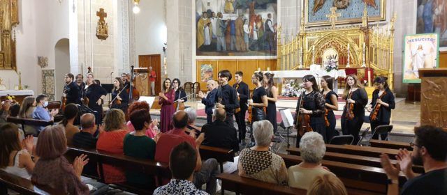 Vídeos i fotos: concert de l’orquestra de La Alianza amb Clara Torres