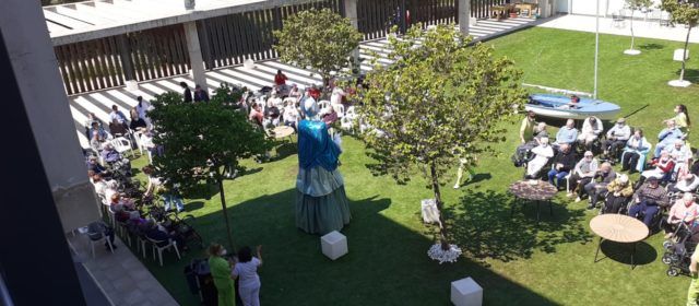 Visita de Carnestoltes a la residència Onacare