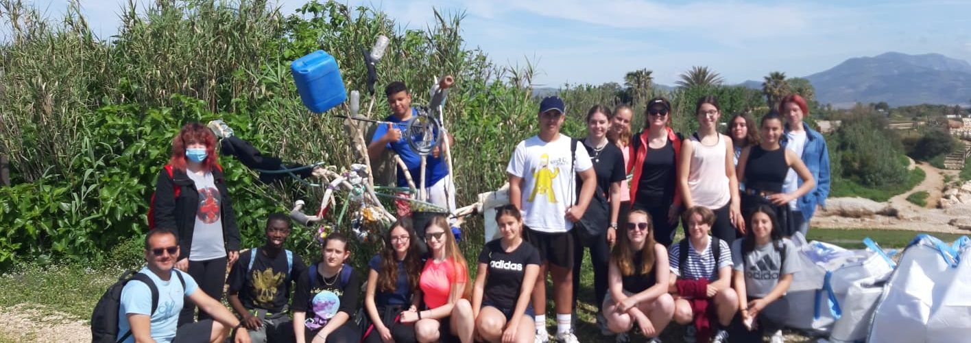 Conscienciació mediambiental a l’IES Leopoldo Querol amb visita a la costa nord