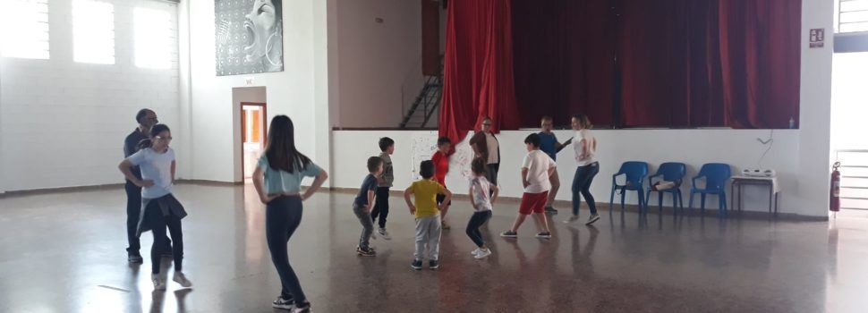 El Ayuntamiento de Sant Jordi recupera la tradición de la danza y la música en el pueblo con las primeras clases