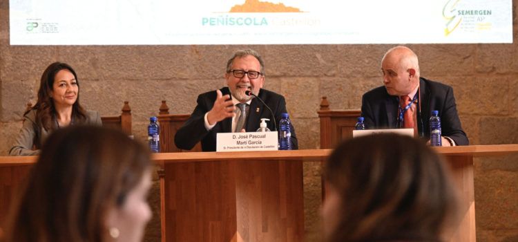 El president de la Diputació defensa a Peníscola la necessitat de reforçar l’atenció primària sanitària a la província