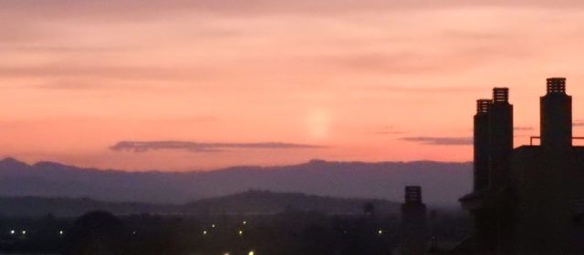 Fotos i vídeo: Pilar solar des de Vinaròs