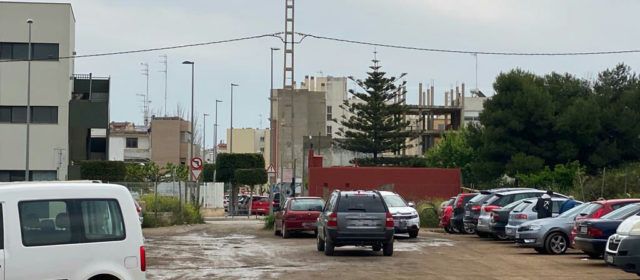 Compromís denuncia la mala imatge i incomoditats de l’aparcament de l’entorn del centre de salut de Benicarló