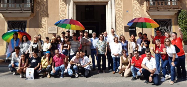 Benicarló reivindica la diversitat sexual en el Dia Internacional Contra la LGTBIFòbia