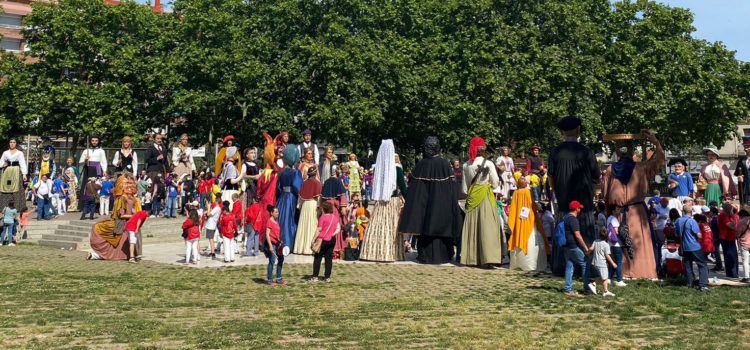 Ciutat Gegantera 2022 a Sant Boi de Llobregat amb Nanos i Gegants de Vinaròs