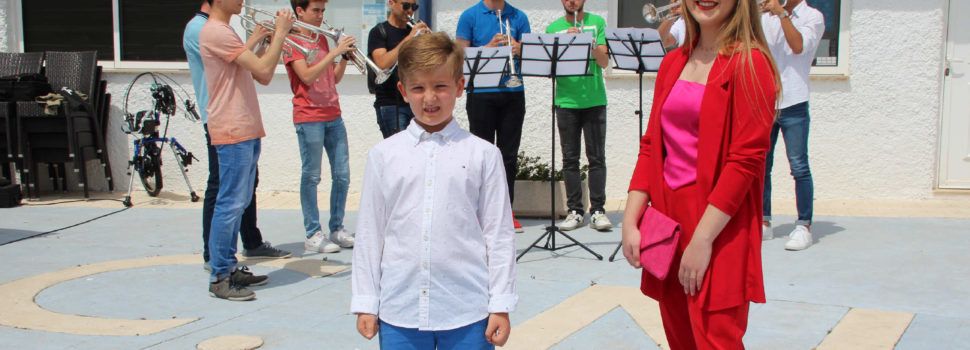 “La Alianza” nos  presenta a  su dama y cavaller infantil para las fiestas de San Juan y San Pedro